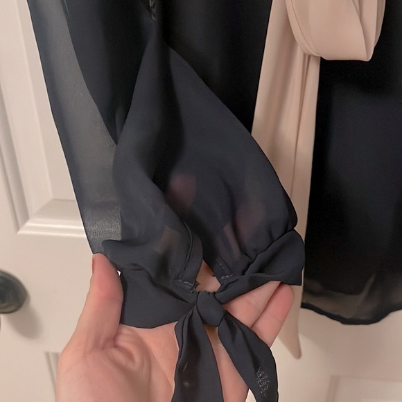 Lily White Navy and Cream Blouse, Large - Picture 6 of 6